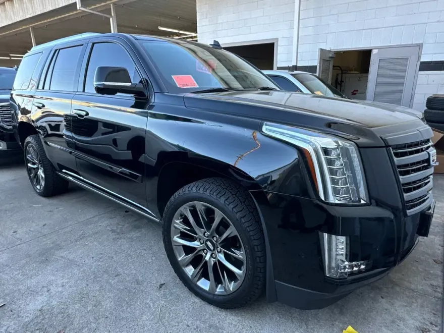 2020 Cadillac Escalade Platinum photo 1