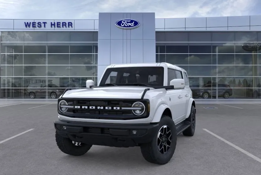 2025 Ford Bronco Outer Banks photo 1