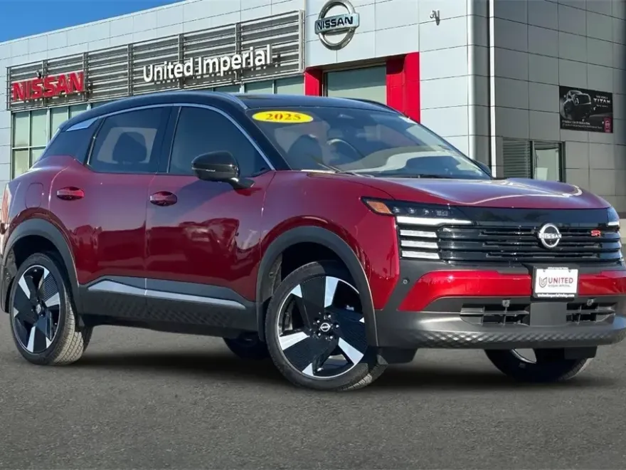 2025 Nissan Kicks SR photo 1