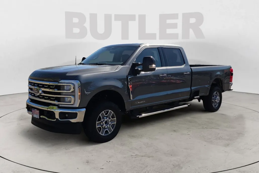 2026 Ford F-350 Lariat photo 1