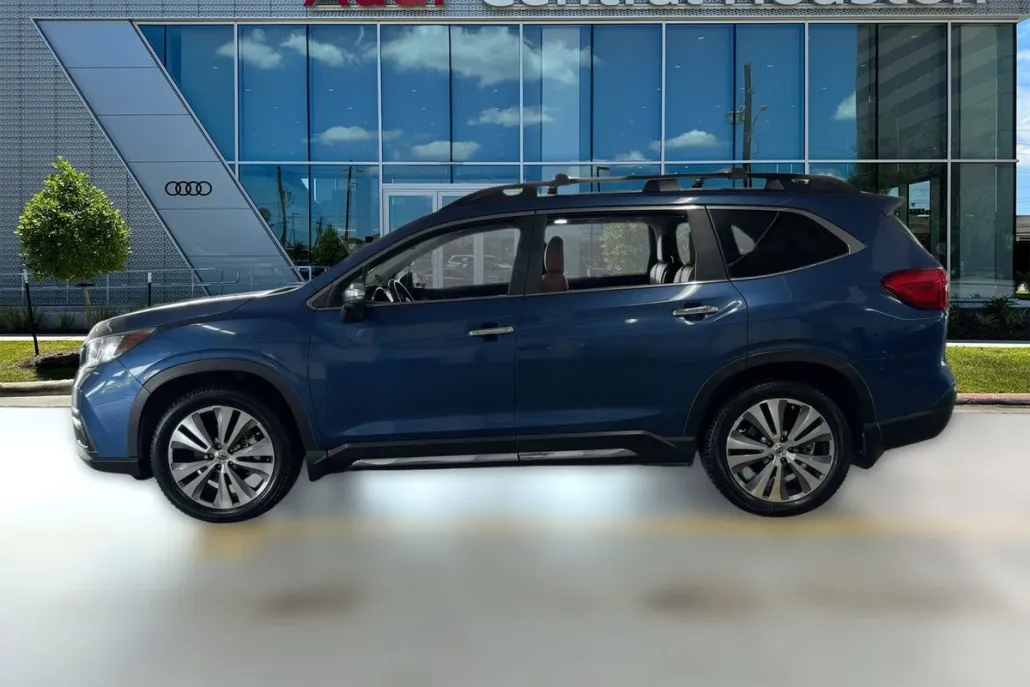2022 Subaru Ascent Touring photo 1