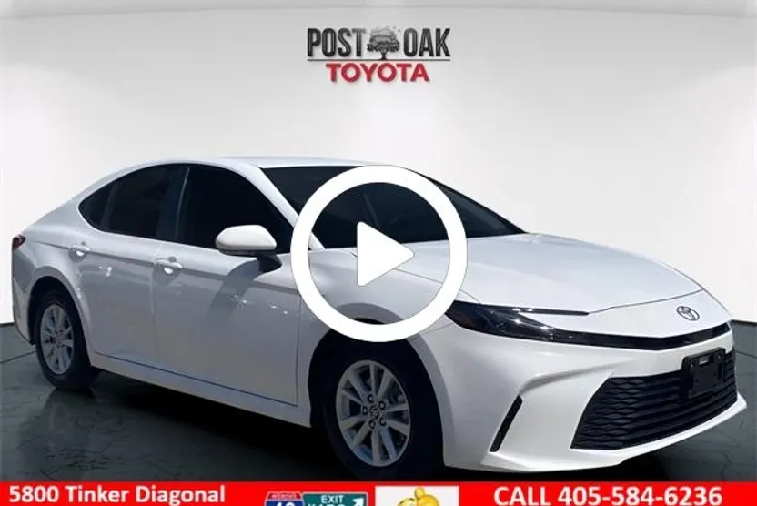 2025 Toyota Camry LE photo 1