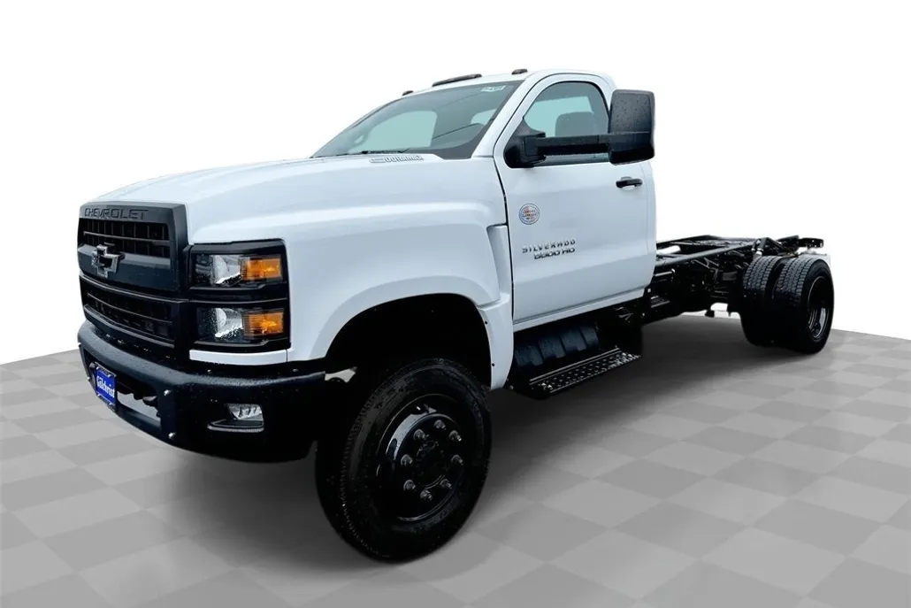 2024 Chevrolet Silverado 5500HD Work Truck photo 1