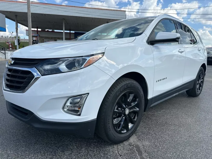 2019 Chevrolet Equinox LT photo 1