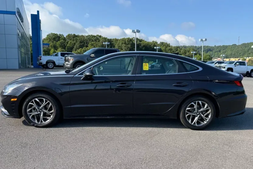2023 Hyundai Sonata SEL photo 1