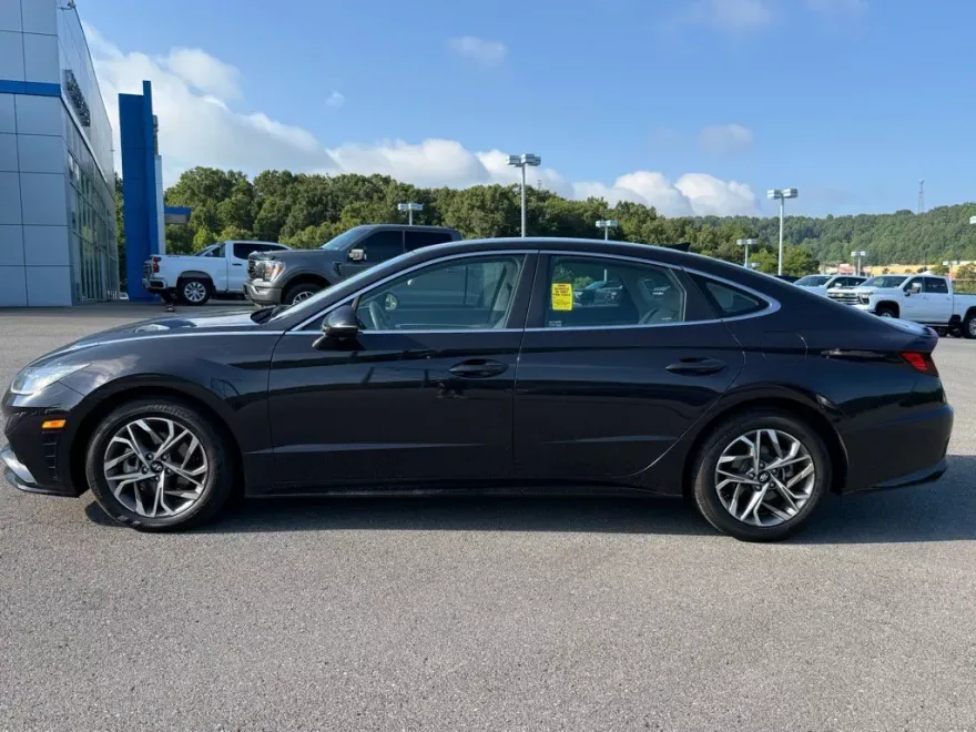 2023 Hyundai Sonata SEL photo 1