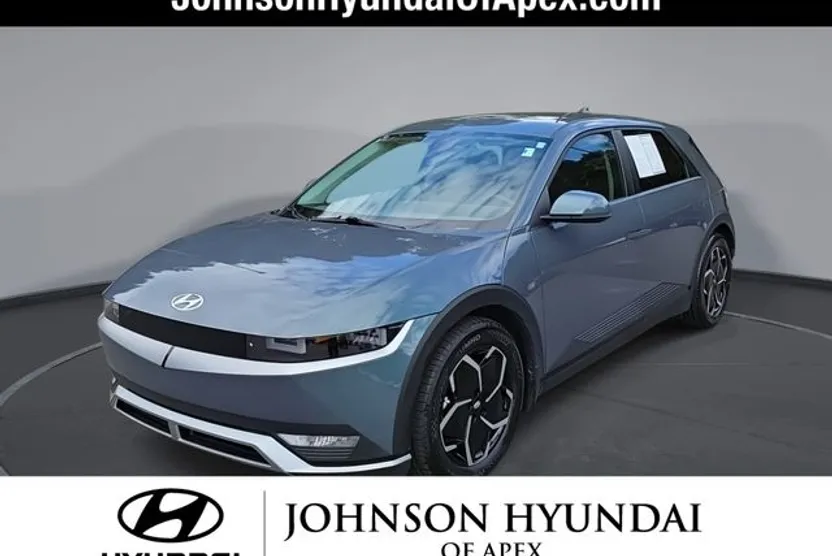 2024 Hyundai Ioniq 5 SE Standard Range photo 1
