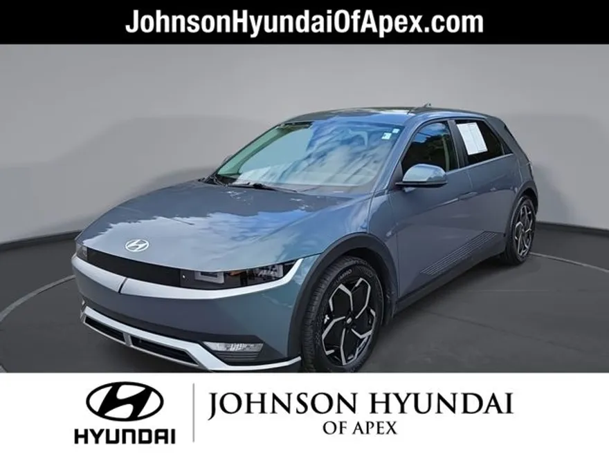 2024 Hyundai Ioniq 5 SE Standard Range photo 1