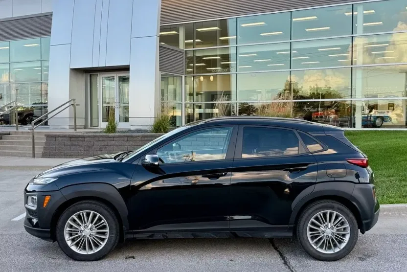 2021 Hyundai Kona SEL photo 1