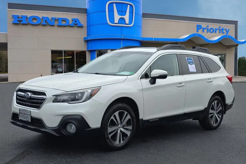 2018 Subaru Outback Limited photo 1