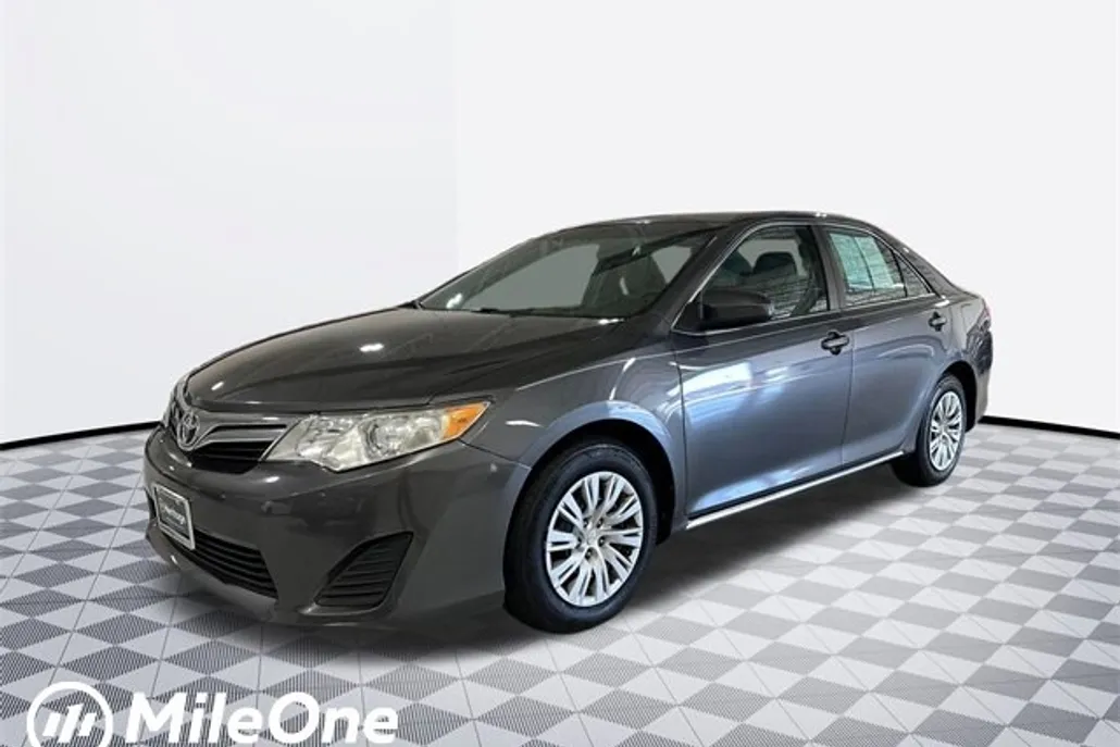 2013 Toyota Camry L photo 1