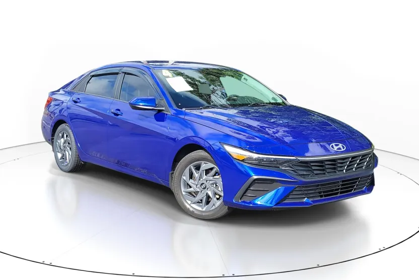 2024 Hyundai Elantra SEL photo 1