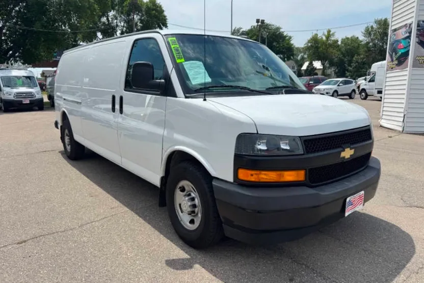 2018 Chevrolet Express 3500 Cargo Van photo 1
