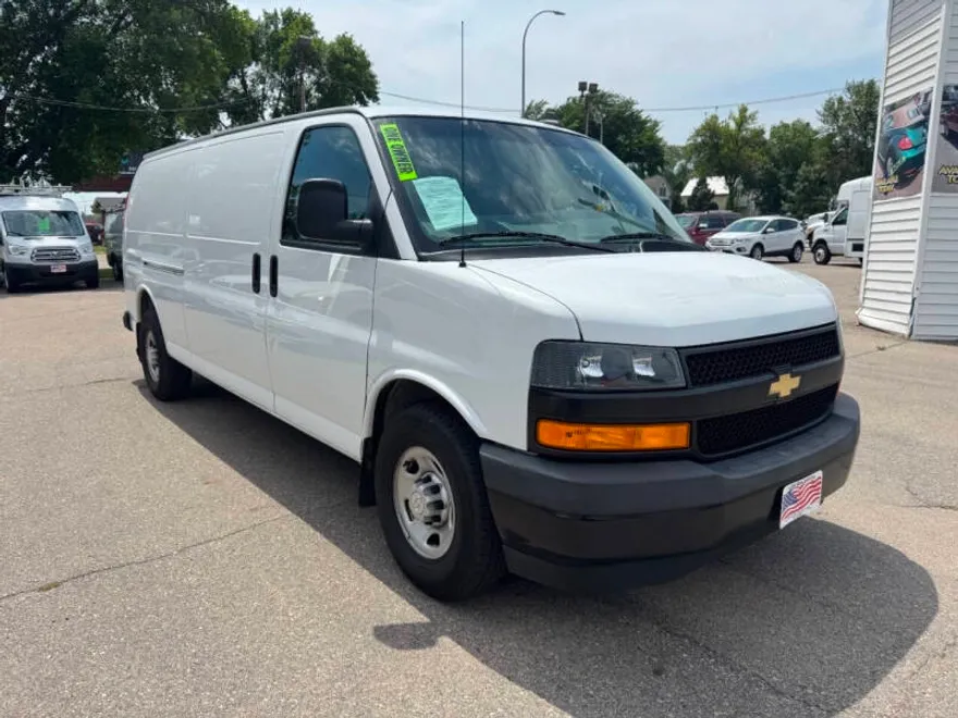2018 Chevrolet Express 3500 Cargo Van photo 1
