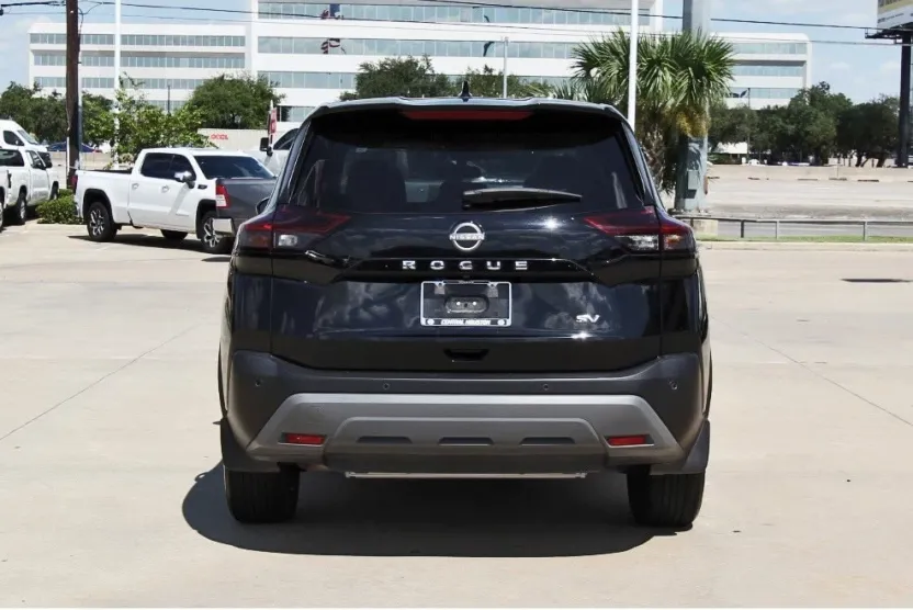 2023 Nissan Rogue SV photo 1