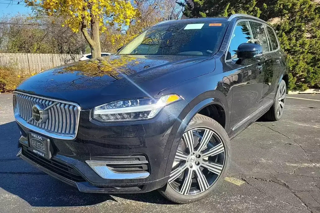 2025 Volvo XC90 T8 Plus photo 1