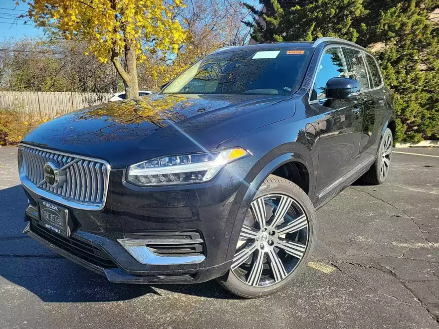 2025 Volvo XC90 T8 Plus photo 1