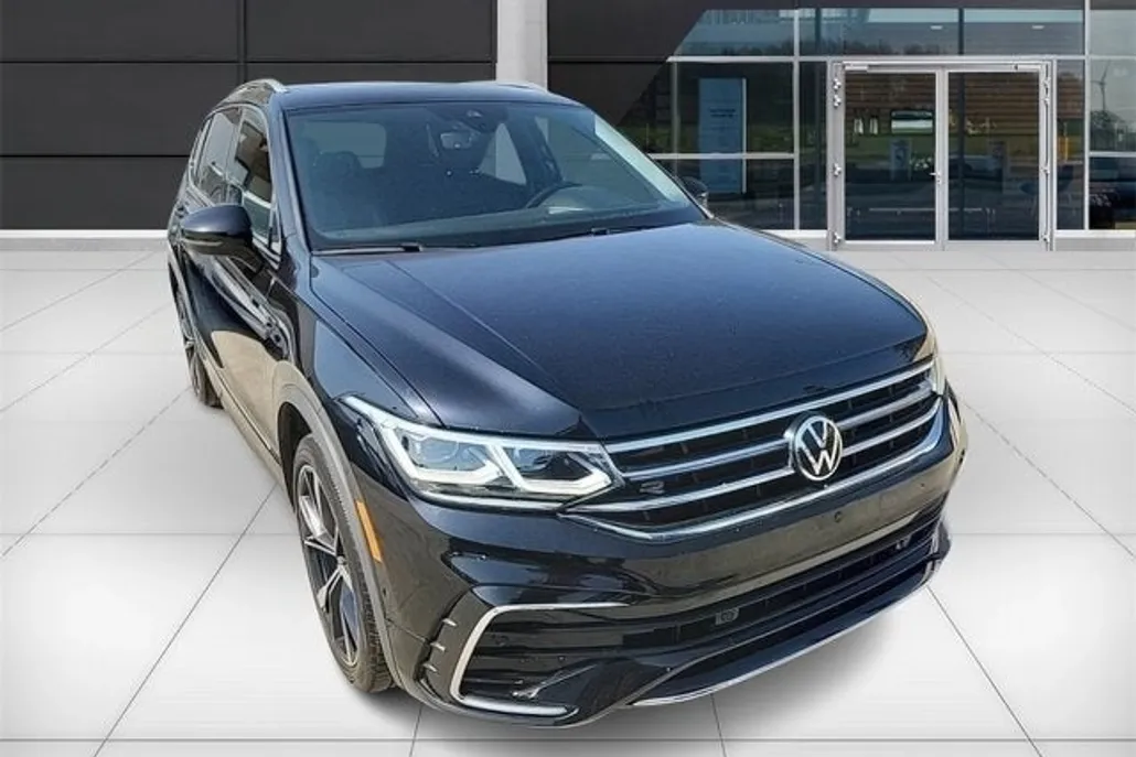 2022 Volkswagen Tiguan SEL Premium R-Line photo 1