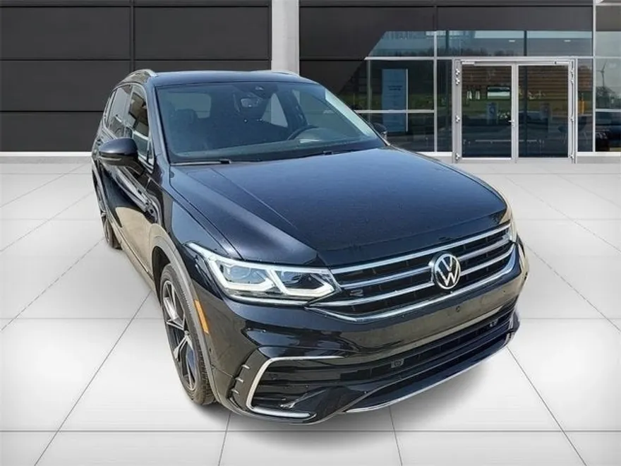 2022 Volkswagen Tiguan SEL Premium R-Line photo 1
