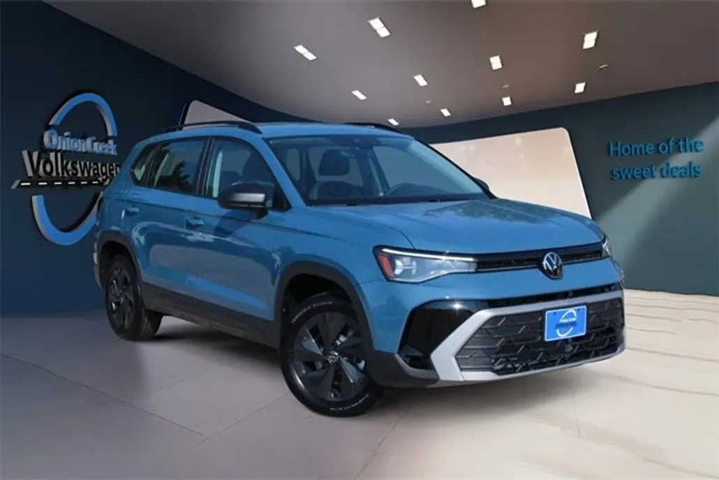 2025 Volkswagen Taos S photo 1