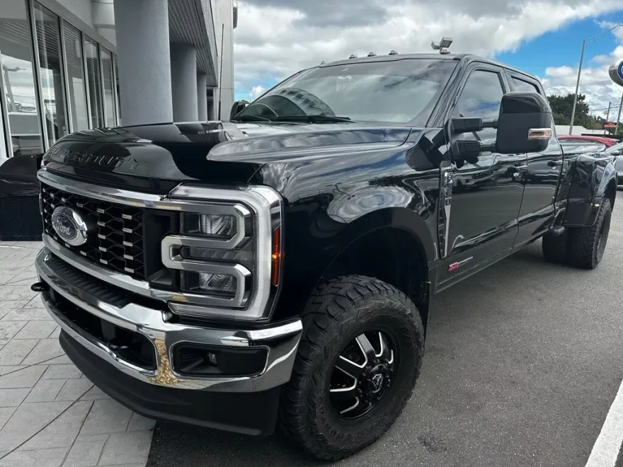 2024 Ford F-350 Lariat photo 1