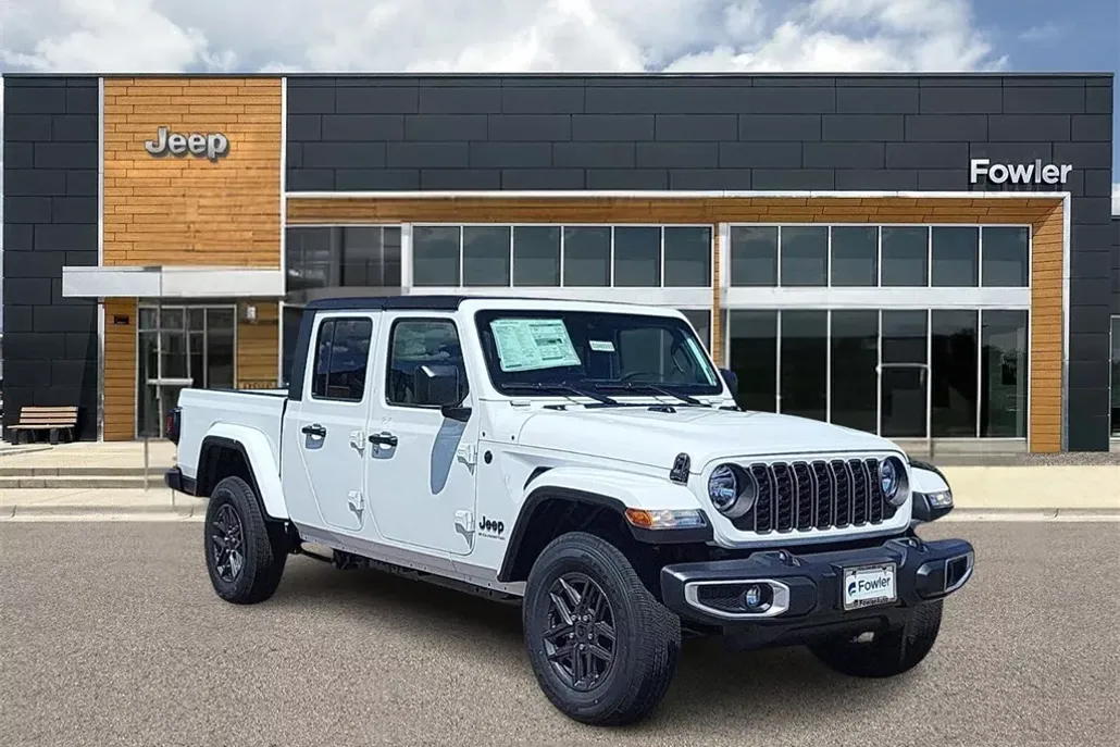 2024 Jeep Gladiator Sport photo 1