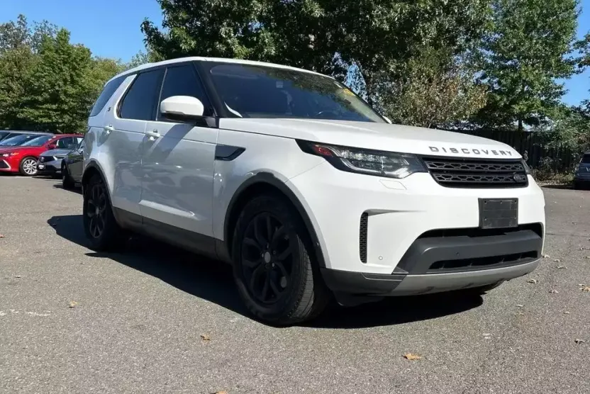 2017 Land Rover Discovery SE photo 1
