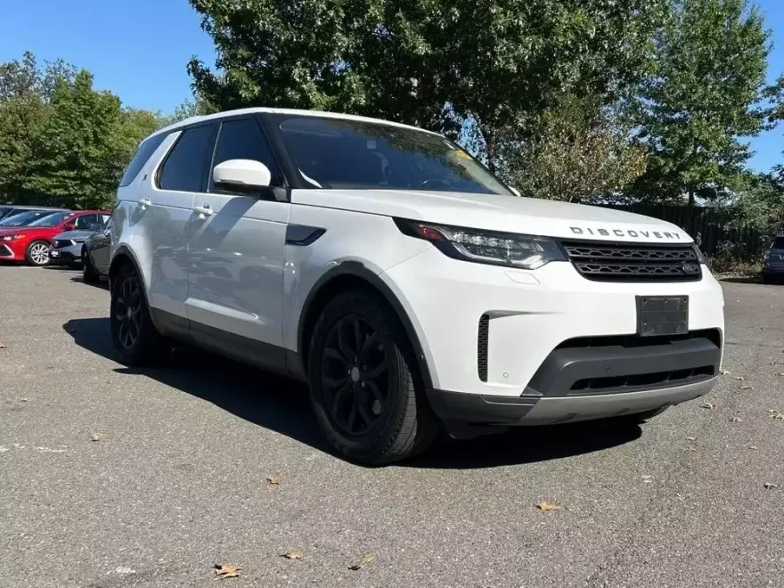 2017 Land Rover Discovery SE photo 1