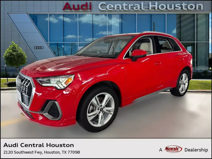 2022 Audi Q3 S line Premium Plus photo 1