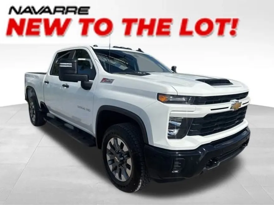 2025 Chevrolet Silverado 2500HD Custom photo 1