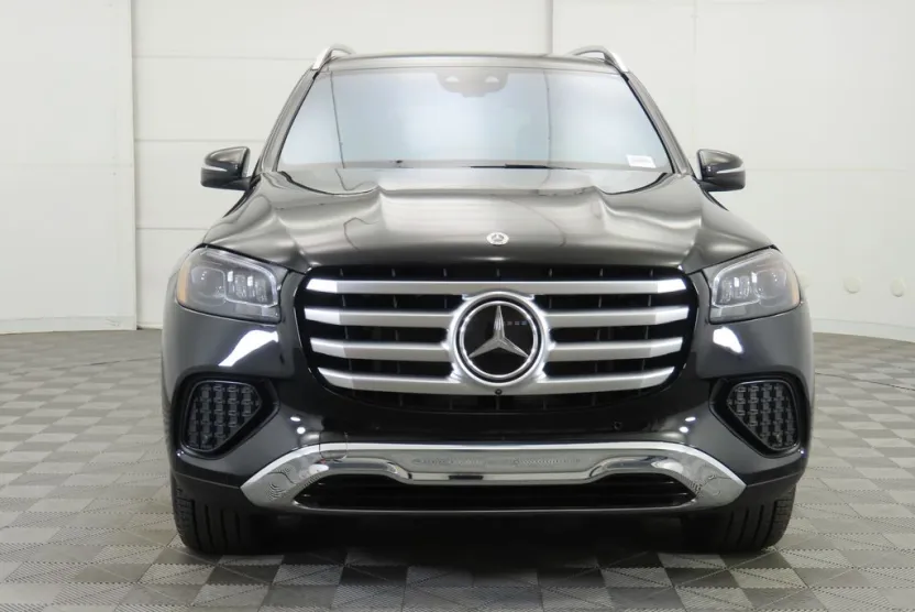 2025 Mercedes Benz GLS 450 4MATIC photo 1