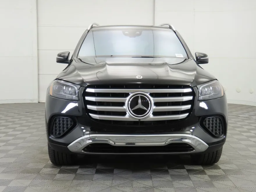 2025 Mercedes Benz GLS 450 4MATIC photo 1