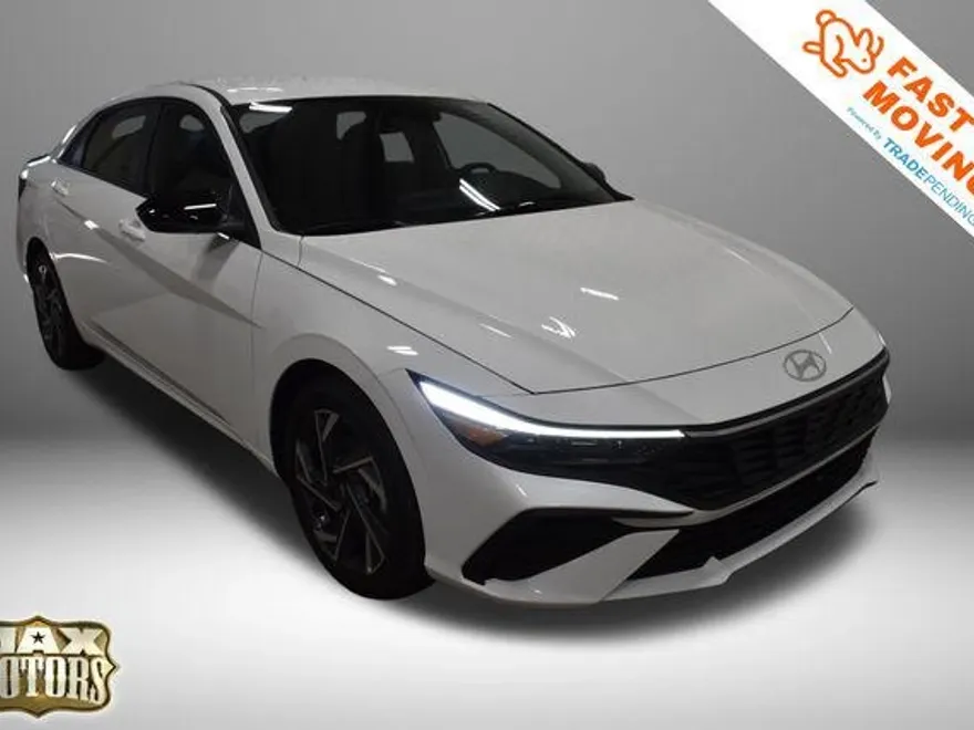 2025 Hyundai Elantra SEL Sport photo 1