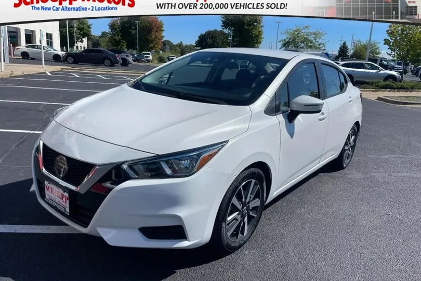 2021 Nissan Versa SV photo 1