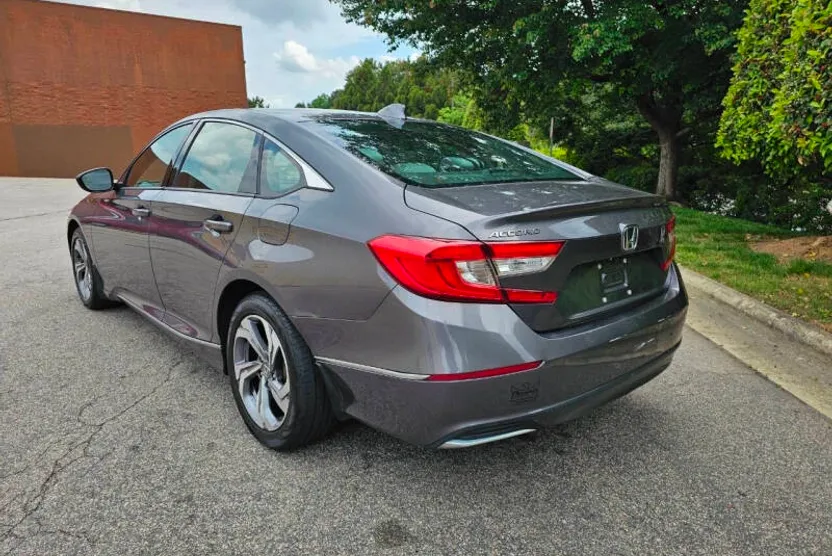 2018 Honda Accord EX photo 1