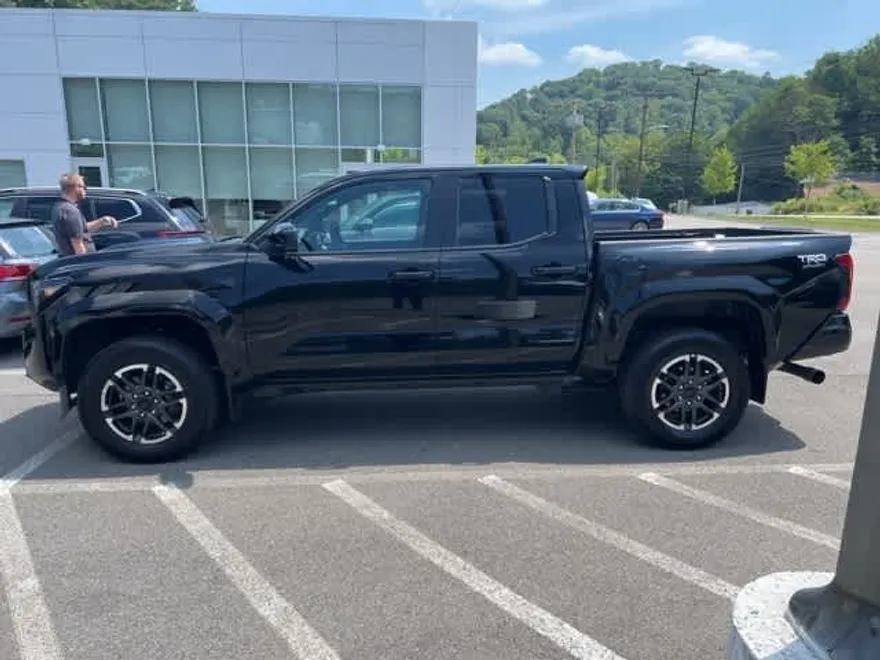 2024 Toyota Tacoma TRD Sport photo 1