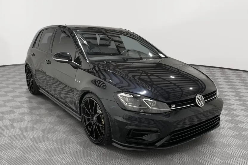 2018 Volkswagen Golf R Base photo 1