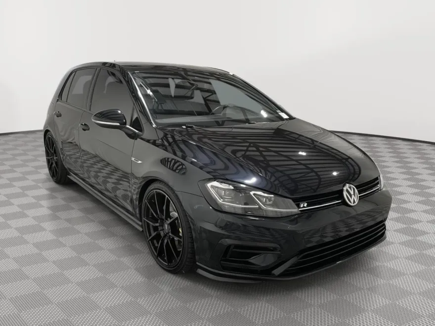 2018 Volkswagen Golf R Base photo 1