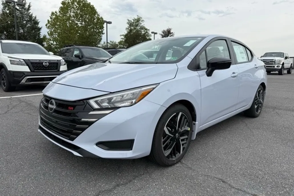 2025 Nissan Versa SR photo 1