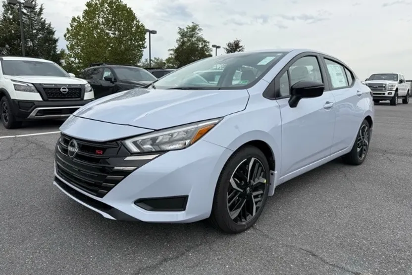 2025 Nissan Versa SR photo 1
