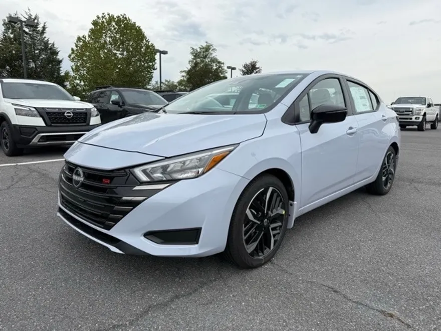 2025 Nissan Versa SR photo 1