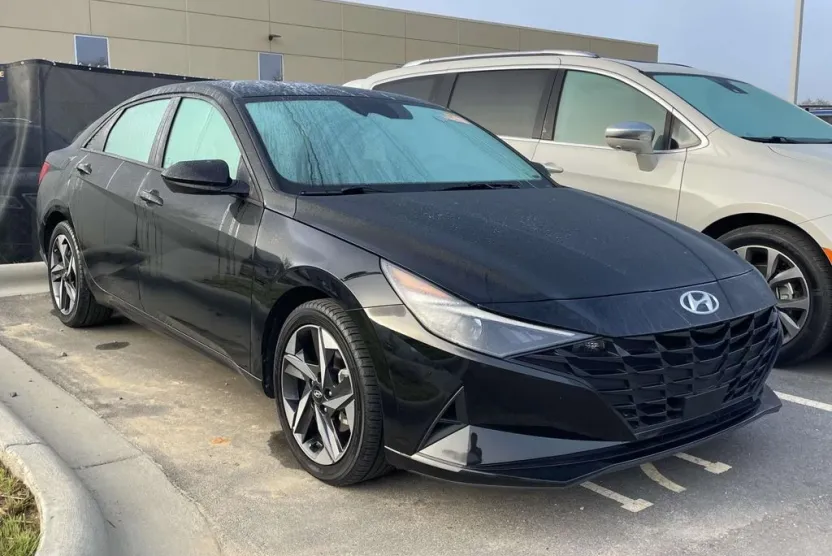 2023 Hyundai Elantra SEL Convenience photo 1