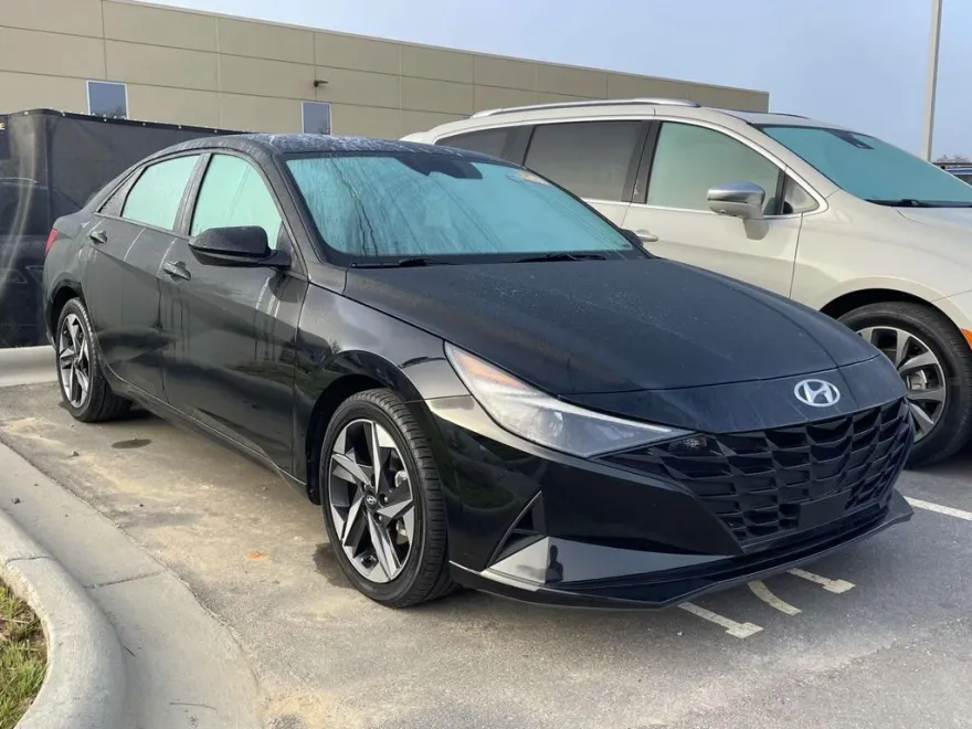 2023 Hyundai Elantra SEL Convenience photo 1
