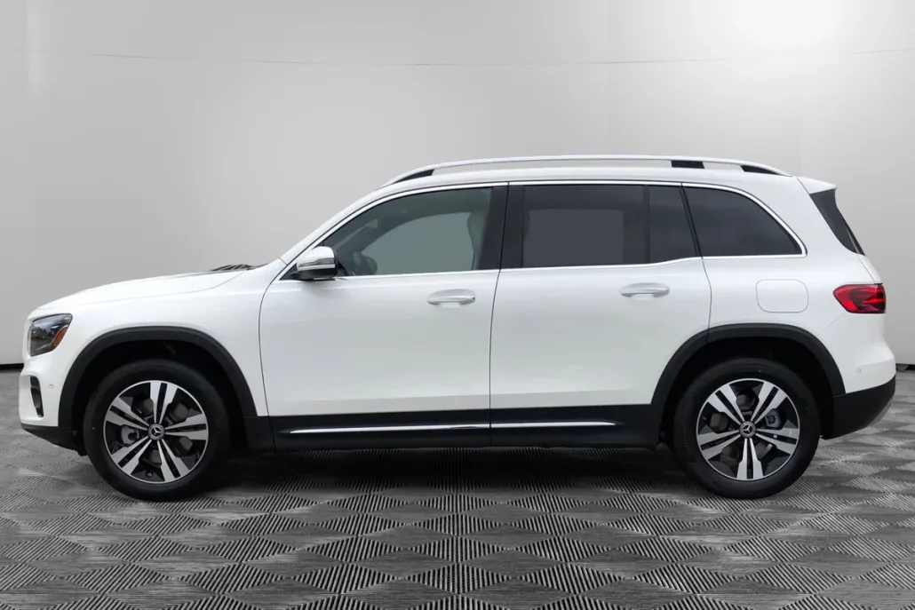 2025 Mercedes Benz GLB 250 4MATIC photo 1