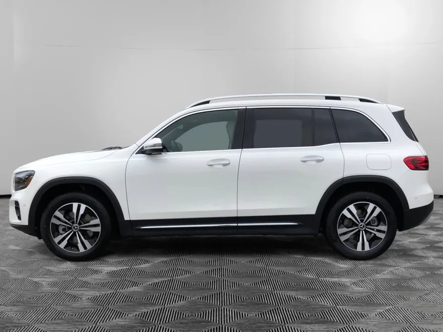 2025 Mercedes Benz GLB 250 4MATIC photo 1