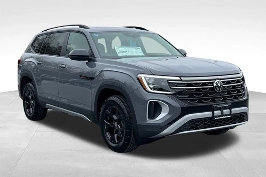 2025 Volkswagen Atlas Peak Edition SE photo 1