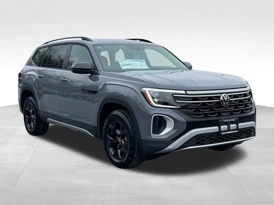 2025 Volkswagen Atlas Peak Edition SE photo 1