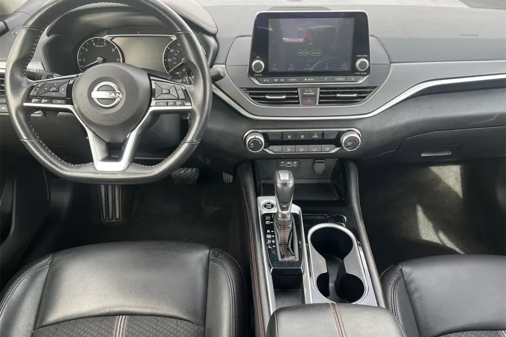 2024 Nissan Altima 2.5 SR photo 1