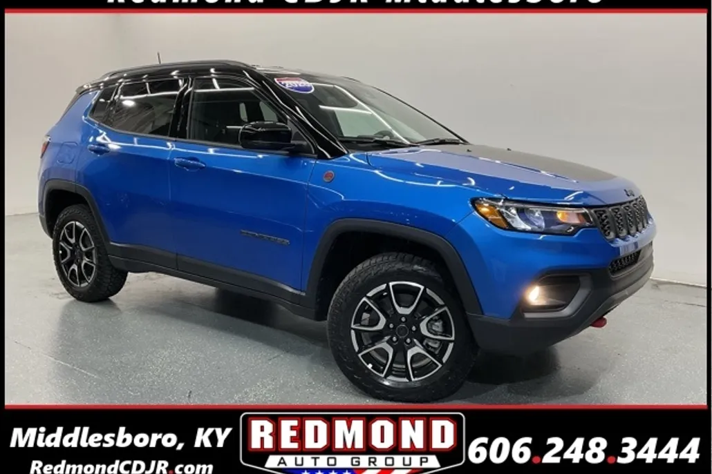 2026 Jeep Compass Trailhawk photo 1