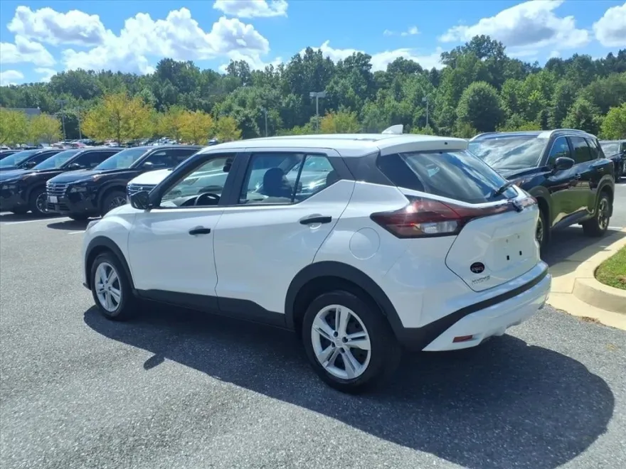 2024 Nissan Kicks S photo 1